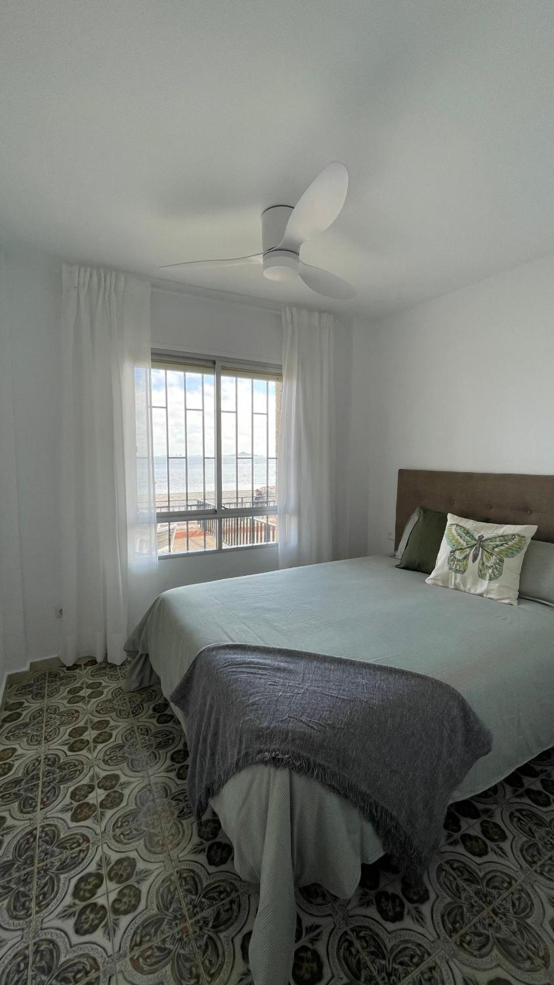 Charming Beachfront Apartment Murcia Exterior foto